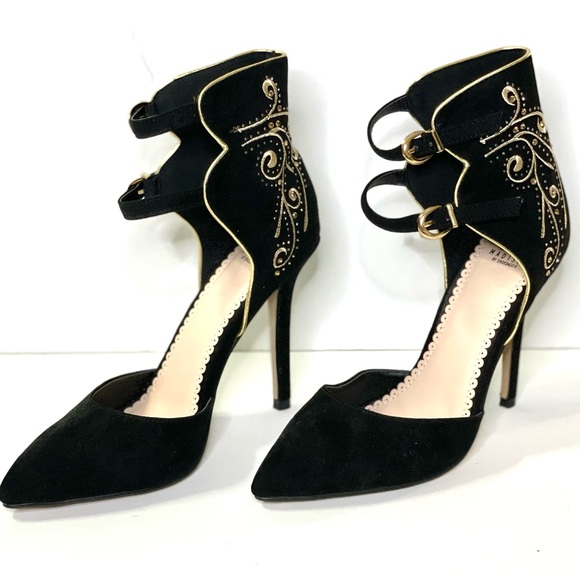 Shoes - ⭐️🖤⭐️🖤Gold and Black High Heels